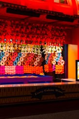 nên giữ quan điểm khách quan
